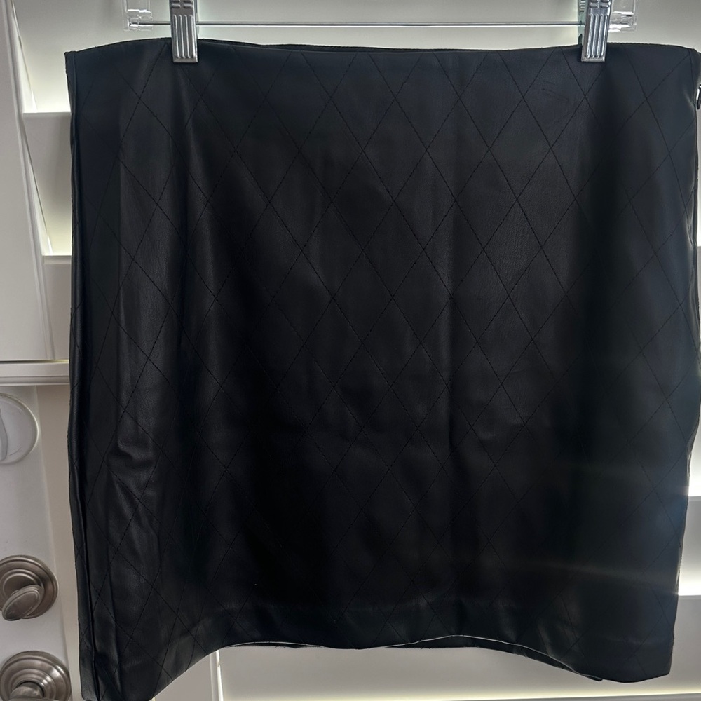 LOFT Black Quilted Pencil Skirt